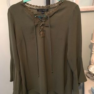 Zac & Rachel Bell Sleeve Top NWOT